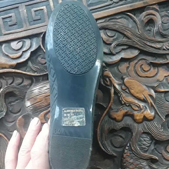 Tory Burch plastic jelly shoes - Picture 2 of 3